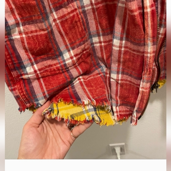 Flannel Jacket, Yellow Inner and Red on Outside; Zip Up;Large, 100% Cotton - Picture 4 of 6
